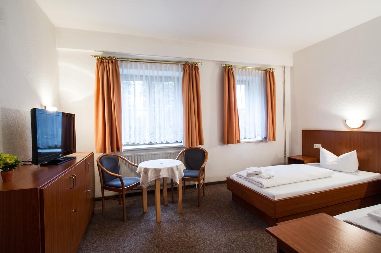 Hotel Groebern Am See Grobern エクステリア 写真