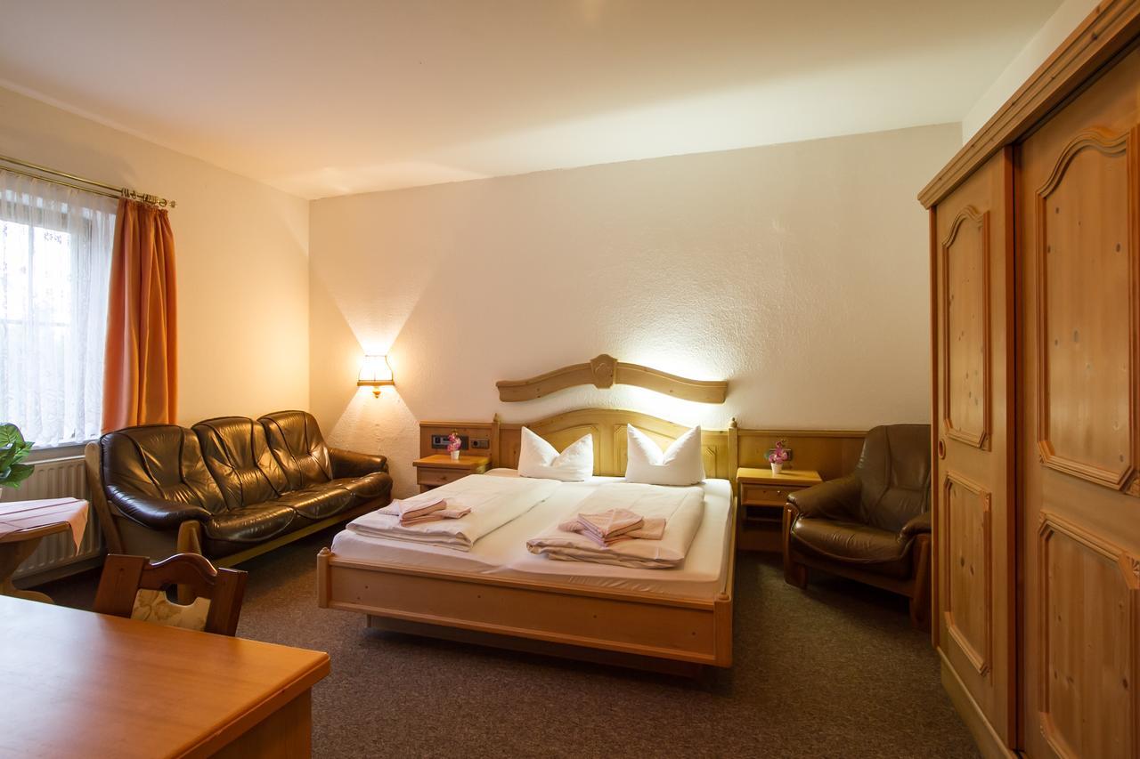 Hotel Groebern Am See Grobern エクステリア 写真
